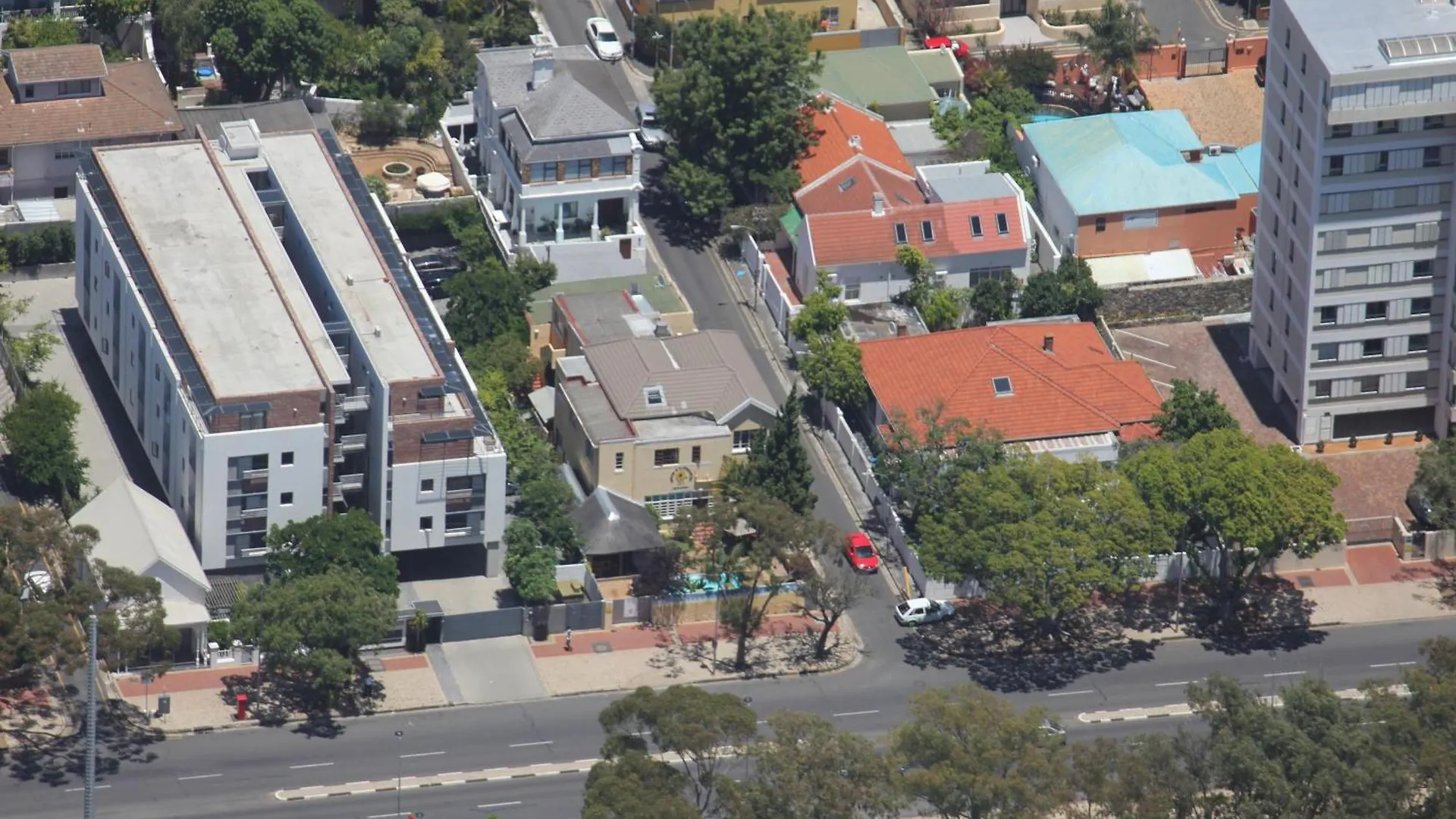 A Sunflower Stop Backpackers Cape Town