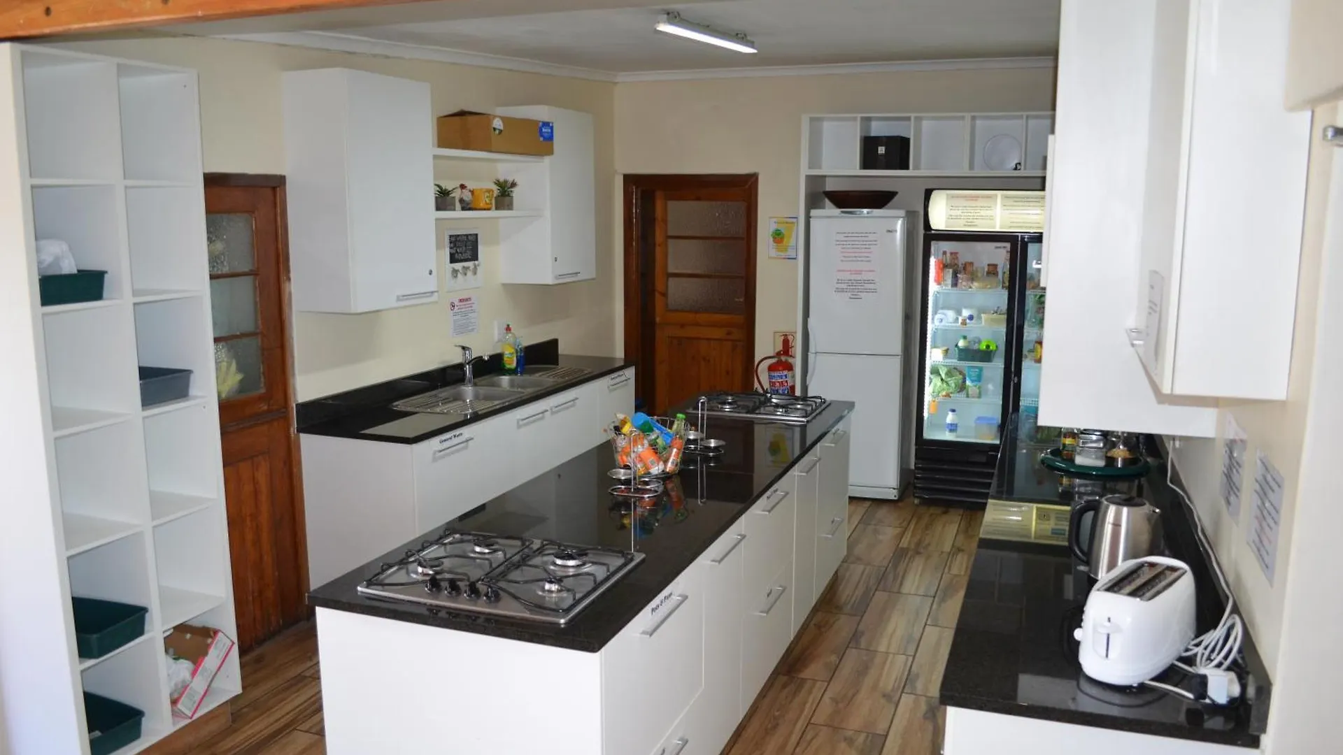 Hostel A Sunflower Stop Backpackers Cape Town