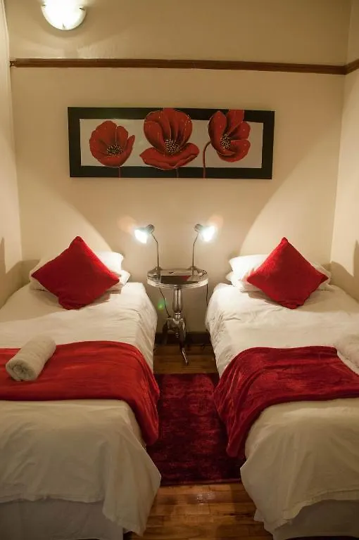 Hostel A Sunflower Stop Backpackers Cape Town