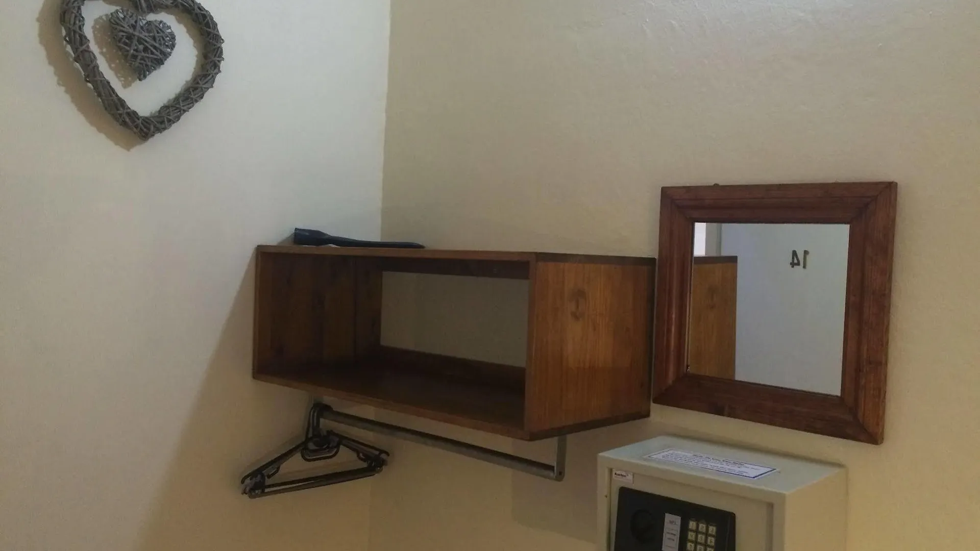 A Sunflower Stop Backpackers Cape Town Hostel
