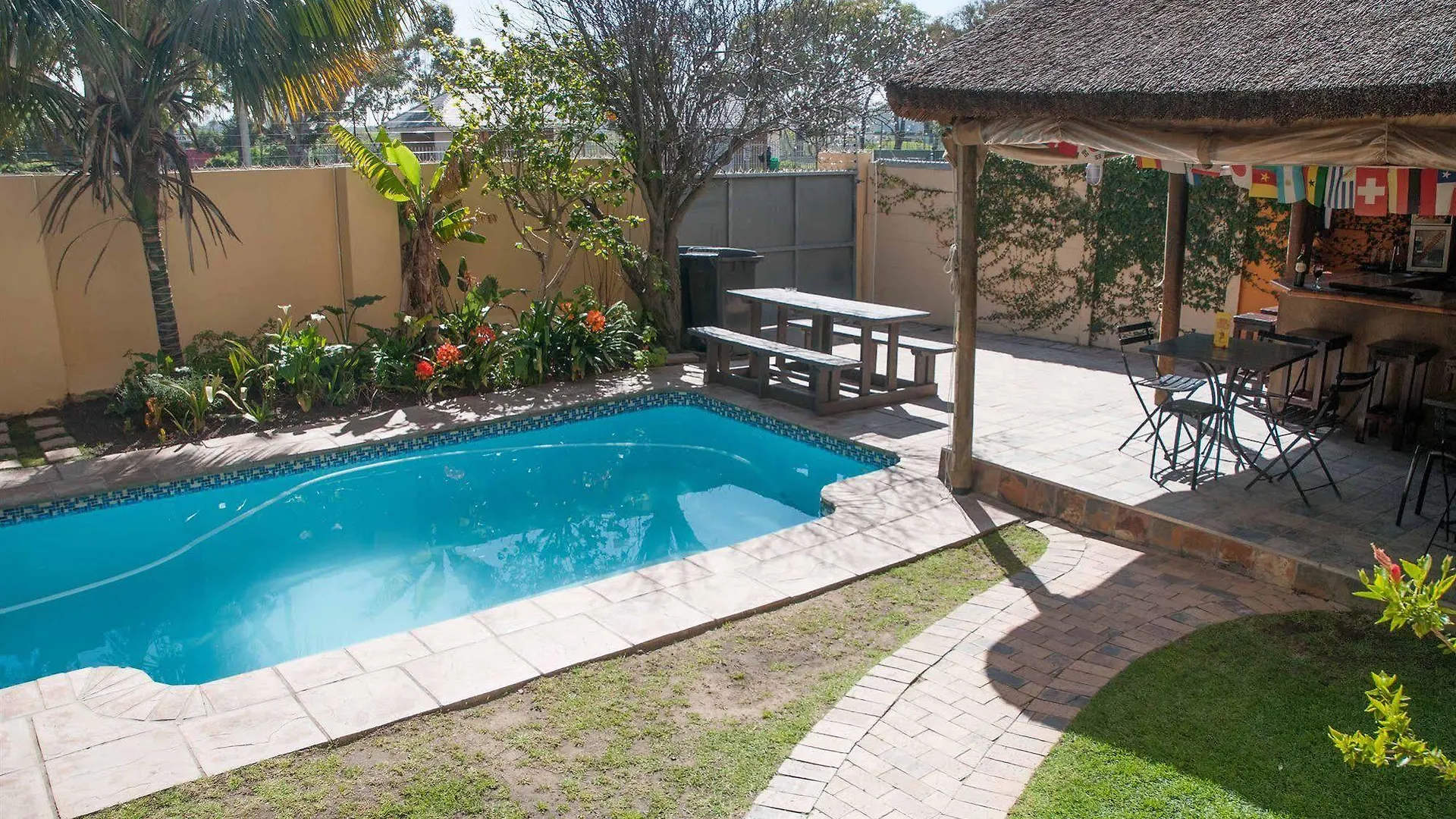 Hostel A Sunflower Stop Backpackers Cape Town