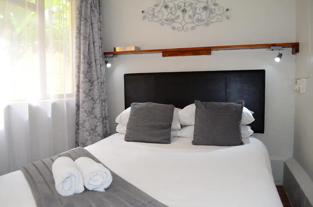 Hostel A Sunflower Stop Backpackers Cape Town