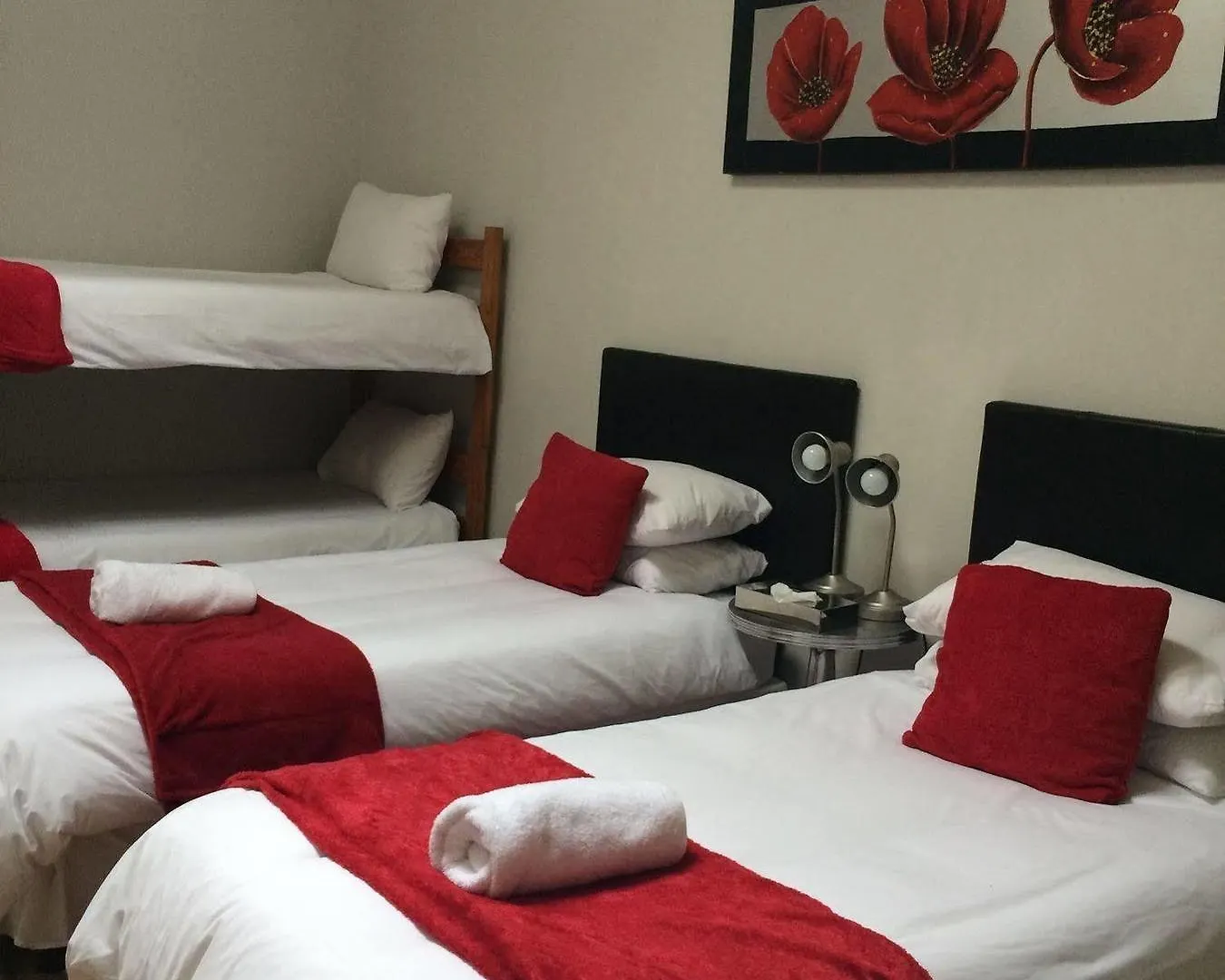 Hostel A Sunflower Stop Backpackers Cape Town South Africa