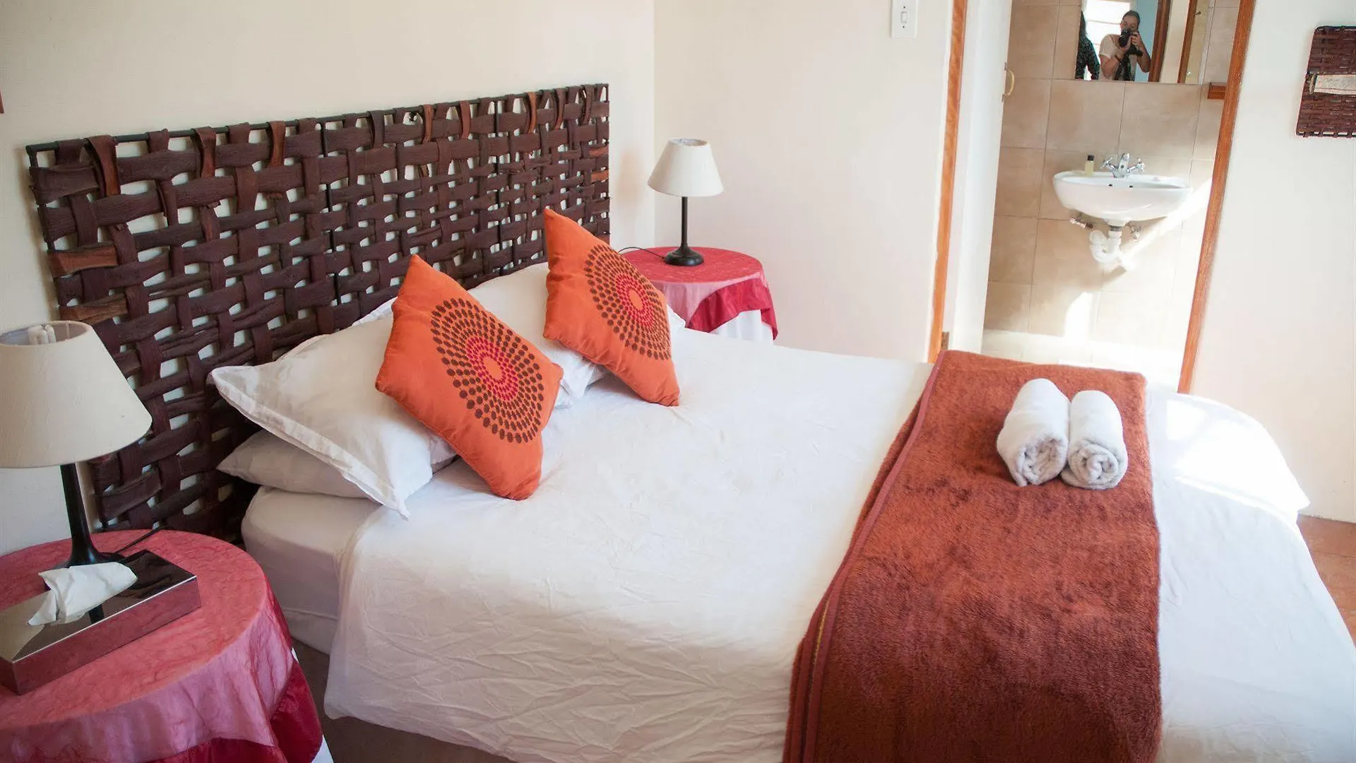 Hostel A Sunflower Stop Backpackers Cape Town