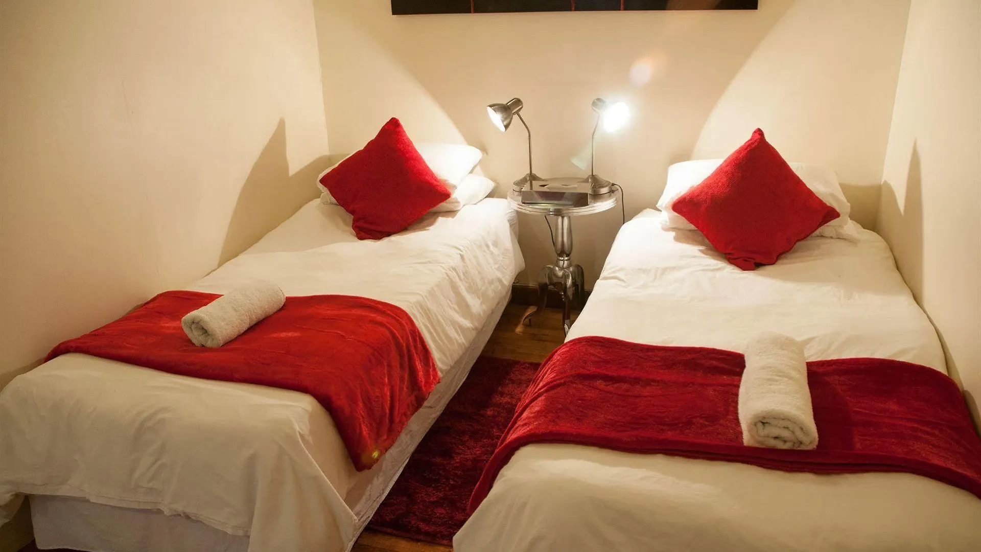 A Sunflower Stop Backpackers Cape Town Hostel